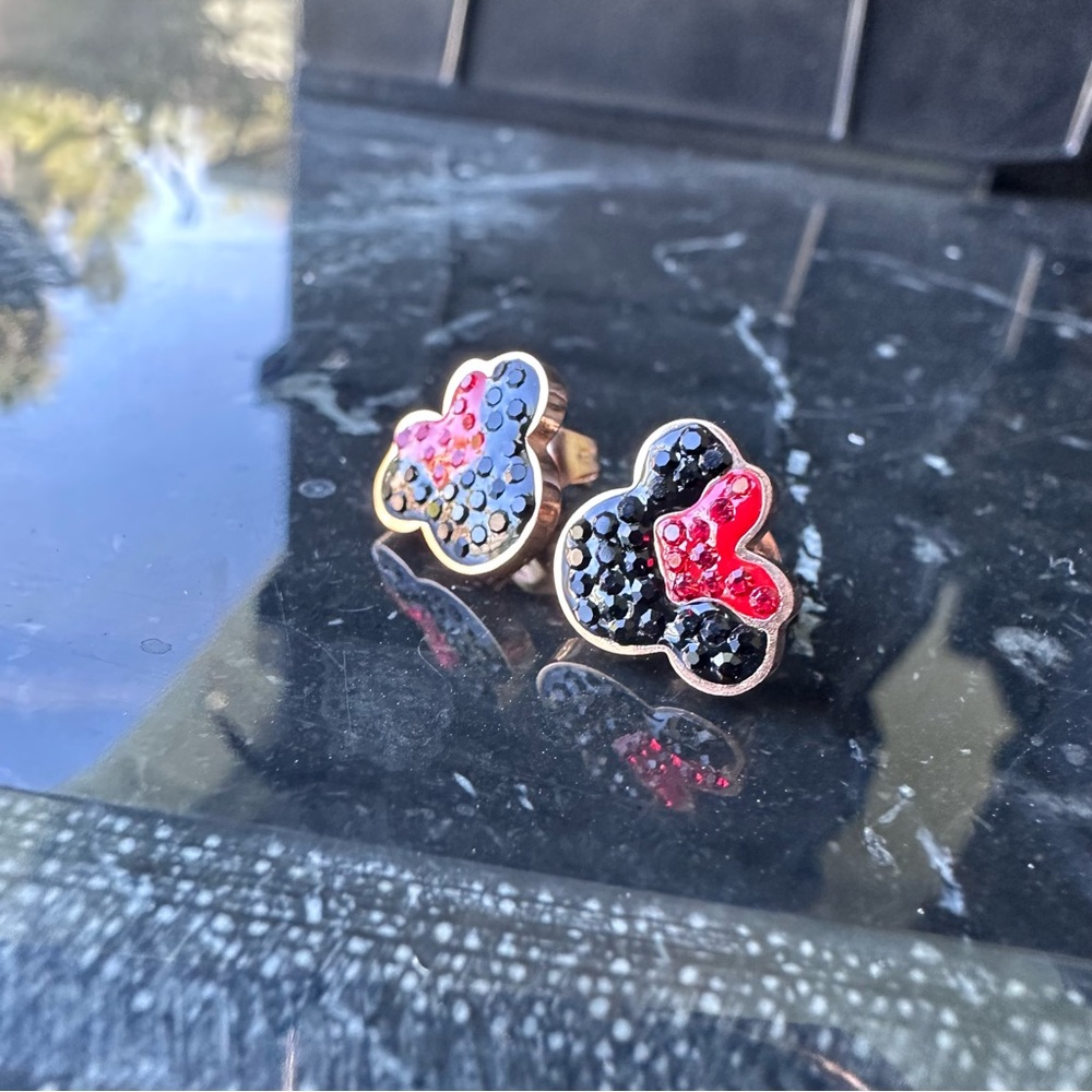 MINNIE MOUSE Stud Earrings Titanium Stainless Steel - Picture 2 of 5